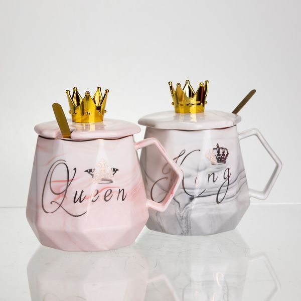 Набір парних порцелянових чашок Queen&King 2 (шт) по 400 (мл) чашки на подарунок із кришкою та ложкою FM-30 FM-30 фото