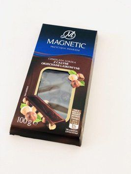 Чорний шоколад з цільними лісовими горіхами Magnetic 100 грамів 303019 фото